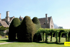 029.2025-04-28-to-30-Wiltshire-3-Day-Break.-Great-Charfield-Manor-Garden-NT.-29-