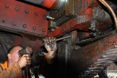 067.2026-09-10-Autumn-Steam-Gala-Preview-Day.-67a-Broken-spring-replacement-on-34072.-4