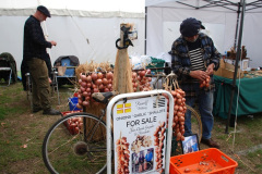 166.2026-09-13-Sturminster-Newton-Cheese-Festival-Dorset.-166-JONNNY-ONION-MEN-DEMONSTRATION